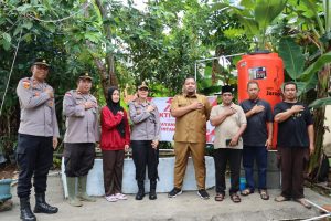 Sambut Hari Bhayangkara, Kapolres Bintan Tinjau dan Menyerahkan Bantuan Sosial Berupa Sumur Kepada Masyarakat