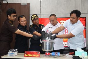 Satresnarkoba Polres Karimun Gagalkan Penyelundupan Narkoba dari Malaysia, Dua Kurir Diamankan