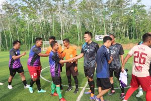 Polres Banyuasin dan Mitra Media Tampilkan Laga Seru di Eksibisi Sepakbola, Kapolres Cetak Dua Gol Spektakuler