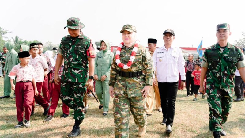 Bupati Hj. Ratna Machmud Menjadi Inspektur Upacara Pembukaan TMMD ke-125